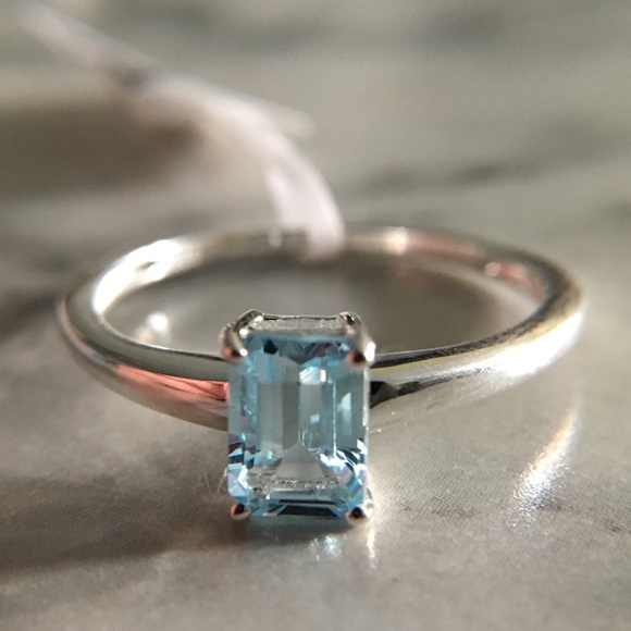Jewelry - Blue Topaz Solitaire Sterling Silver Ring Size 10